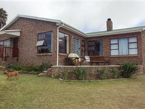 3 Bed House in Dana Bay