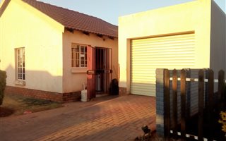 3 Bedroom House in Chantelle