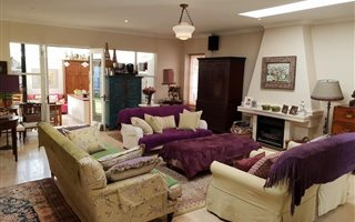 4 Bedroom House in Bishopscourt