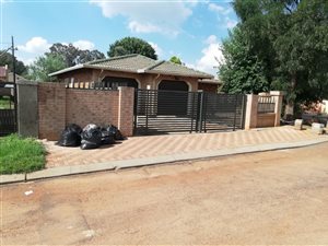 3 Bed House in Vosloorus