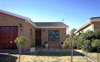 2 Bedroom Townhouse in Sonstraal Heights