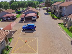 2 Bedroom Townhouse in Verwoerdpark
