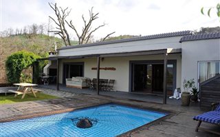 4 Bedroom House in Old Place