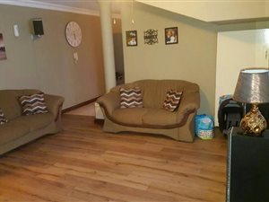 2 Bed Townhouse in Vanderbijlpark Central