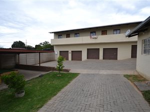 11 Bed Apartment in Chrisville