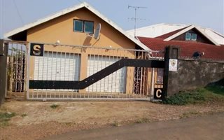 3 Bedroom Simplex in Shastri Park