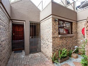 3 Bed Apartment in Garsfontein