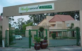 2 Bedroom Townhouse in Bedfordview