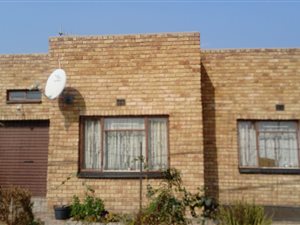 3 Bed House in Duduza