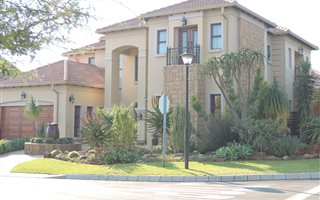 4 Bedroom House in Bronberg