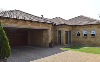 3 Bedroom House in Raslouw