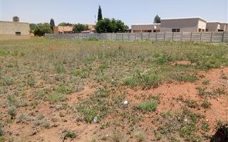 1311 m² Land available in Bergsig