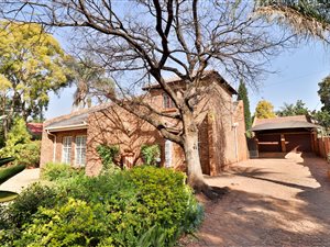 4 Bed House in Doornpoort and surrounds