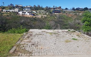 1200 m² Land available in Knysna Heights