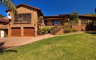 4 Bedroom House in Strubens Valley