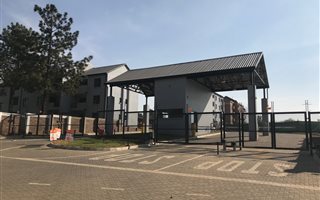 2 Bedroom Apartment in Olifantsfontein