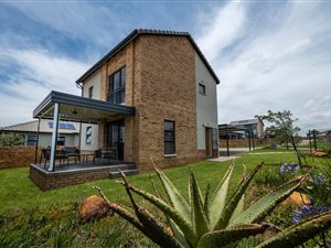 3 Bed Duplex in Fourways