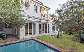 4 Bedroom House in Magaliessig