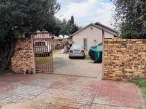 3 Bed House in Tulisa Park