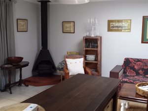 2 Bed House in Pringle Bay