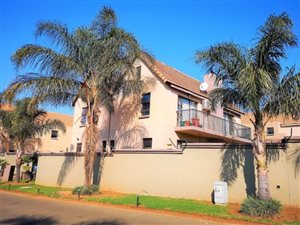 4 Bed Cluster in Meyersdal