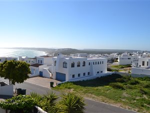 2 Bed Apartment in Paradise Beach