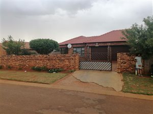 3 Bed House in Villa Liza
