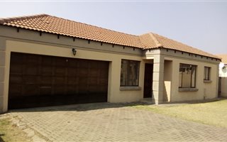3 Bedroom Townhouse in Jackaroo Park