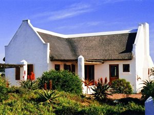 2 Bed House in Boggomsbaai