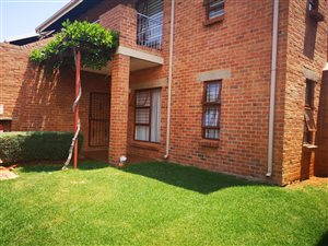 2 Bed Apartment in Ruimsig