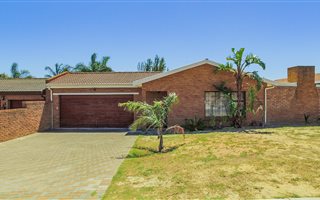3 Bedroom House in Sonstraal Heights