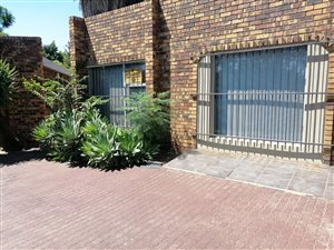 180 m² Office Space in Rustenburg Central
