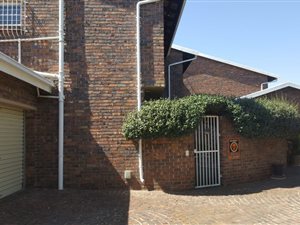3 Bed Townhouse in Fontainebleau