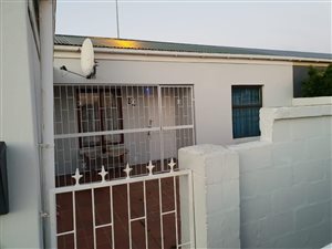 2 Bed House in Strand Central