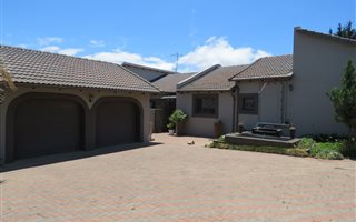 5 Bedroom House in Bergsig