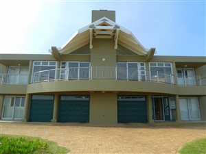 3 Bedroom House in Moquini Coastal Estate