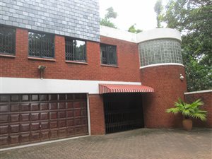 4 Bed House in Effingham