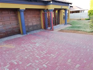 3 Bed House in Chantelle