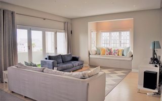 3 Bedroom Apartment in Bantry Bay