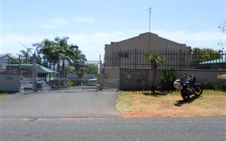 3 Bedroom Duplex in Manor Gardens