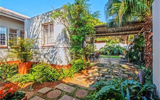 3 Bedroom House in Menlo Park