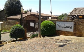 2 Bedroom Townhouse in Weltevreden Park