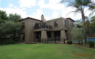 4 Bedroom House in Silver Lakes Golf Estate