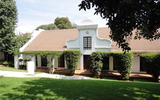 4 Bedroom House in Signal Hill