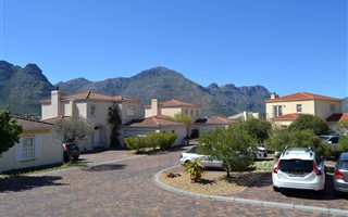 3 Bedroom Townhouse in Kronenzicht