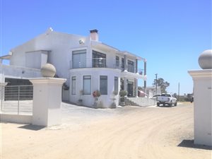 9 Bed House in Schaap Kraal