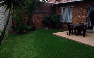2 Bedroom Simplex in Bonaero Park