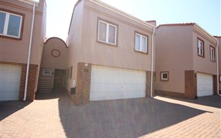 3 Bedroom Duplex in Woodhill