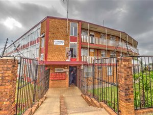 2 Bed Apartment in Kempton Park Central