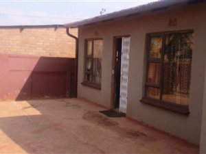 3 Bed House in Vosloorus